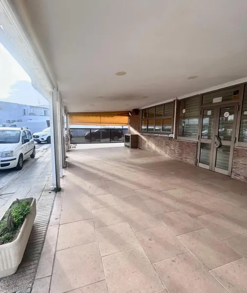 Home + commercial premises with terrace on the 3rd line from the sea — photo 3