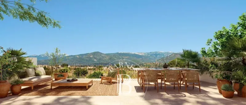 Elegant Three-Level Sustainable Townhouse with Scenic Mountain Views in Santa Maria del Camí — photo 3