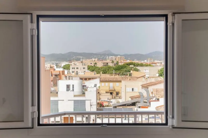 Apartment in El Molinar - Bright dining area with open kitchen — photo 6