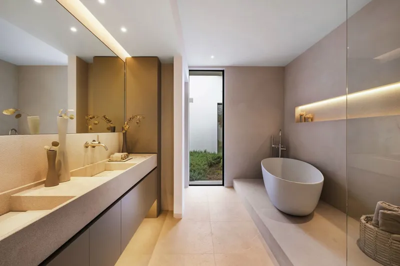 Newly constructed contemporary villa with panoramic vistas for sale in Portals Nous — photo 11