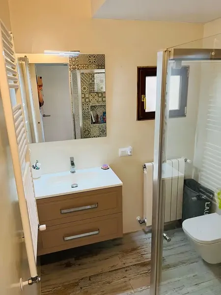 Ideal for businesses, this spacious house in Inca features a large living-dining room with open kitchen, 3 double bedrooms, two full bathrooms. — photo 4