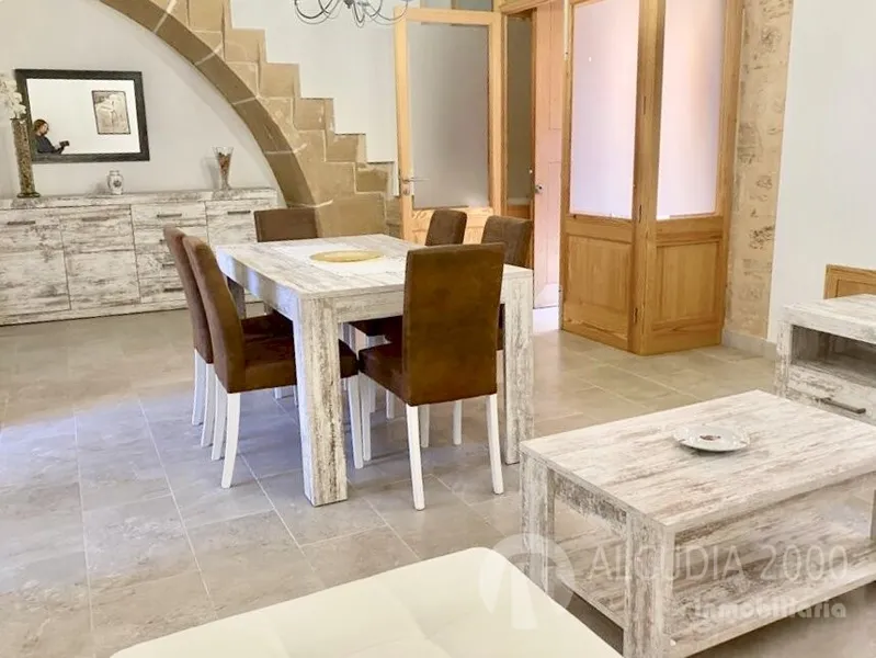 Town House — photo 1