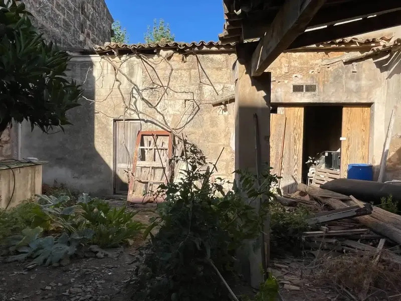 Village house to renovate with garage and garden — photo 4