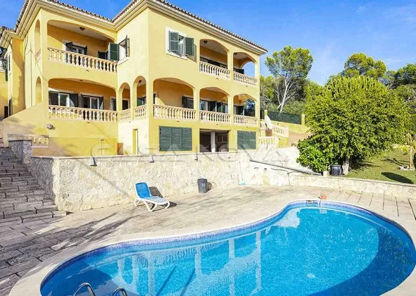 Detached house in Cala Vinyes, Calvià — photo 1