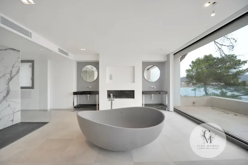 Incredible Luxury Villa Facing the Sea with Pool and Sauna in Calvià — photo 1
