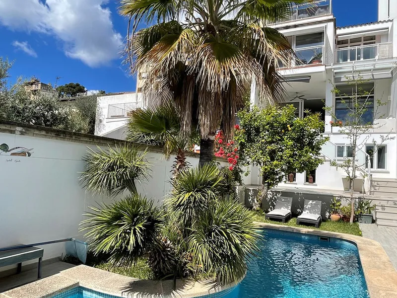 Magnificent villa of 283 m² with pool, sea view and garage in El Terreno, Palma — photo 12