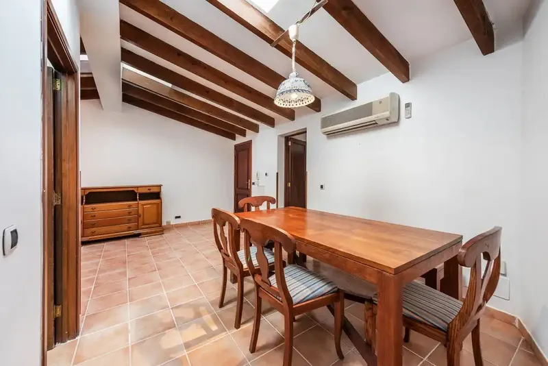 Perfect for families, this house for sale in Puerto Pollensa is a great investment opportunity, full of potential and a perfect — photo 6