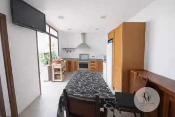 Authentic Mallorcan house with patio, terrace and private garage - Four bedrooms and great renovation potential in the center of Pollença — photo 5