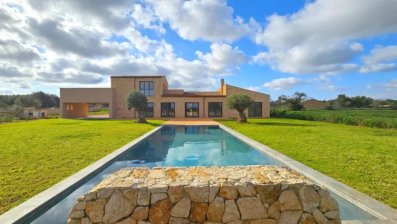 Bright new build finca in Santanyi with pool and carport — photo 1