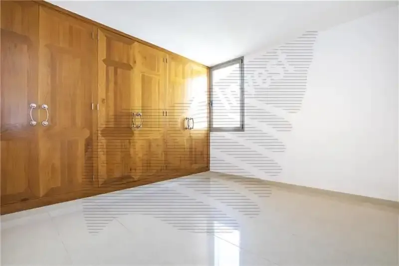 Alquiler. Chalet unifamiliar en solar de 475m2 aprox. con vistas al mar, 220m2 aprox., amplio salón comedor, cocina amueblada y equipada, 3  — photo 9