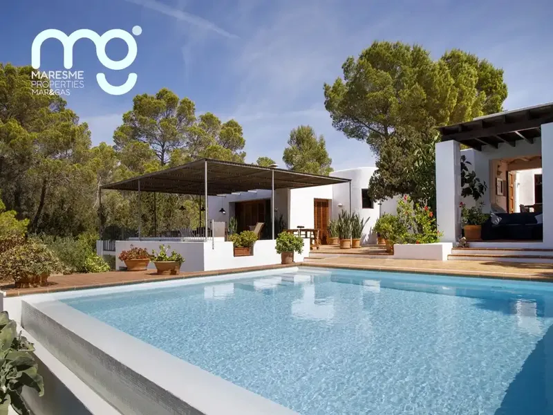 Located 5 minutes from the quiet area of Cala Saona and its crystal-clear turquoise blue beaches on the island of Formentera, this refuge house offers — photo 1