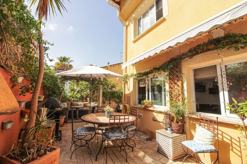 Unique Semi-detached House with Four Bedrooms, Garage and Large Outside Space, only one minute from Cala Mayor Beach! — photo 1