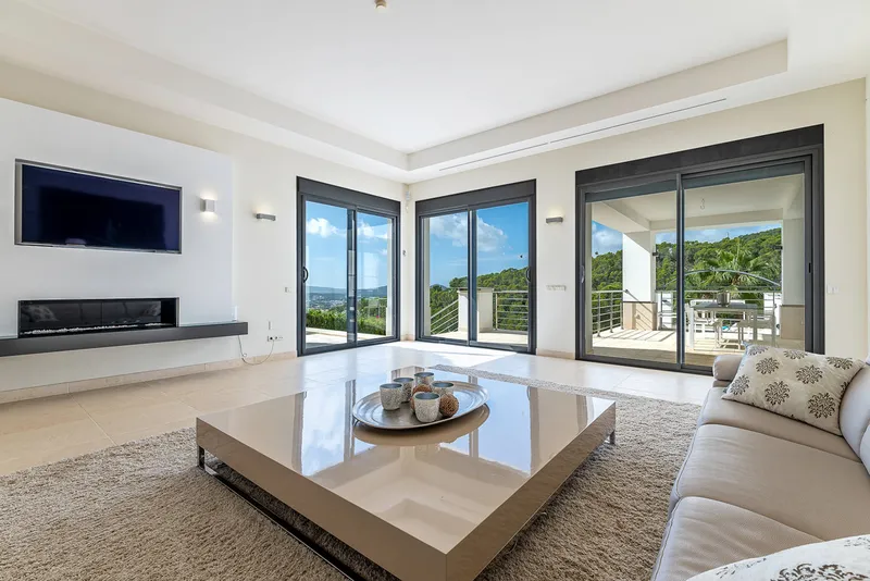 Villa in Costa den Blanes - Wonderful pool terrace with sea views — photo 4