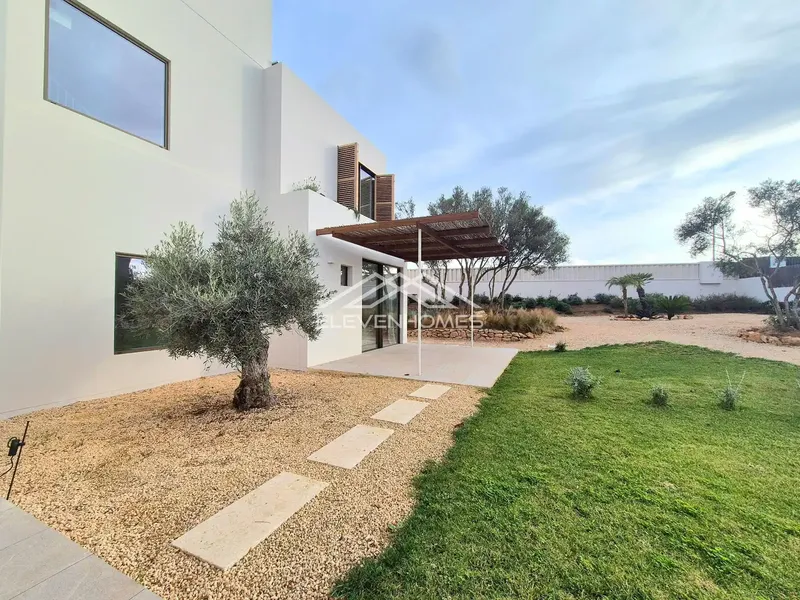 Upon arriving at Son Gual II, the landscape opens into an environment of absolute tranquility, surrounded by nature and with clear views that anticipate — photo 6