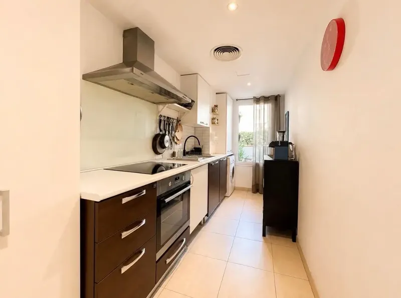 Oria Home presents this bright and cozy ground floor from 2008, with approximately 81 m2 built, located in a quiet area — photo 2