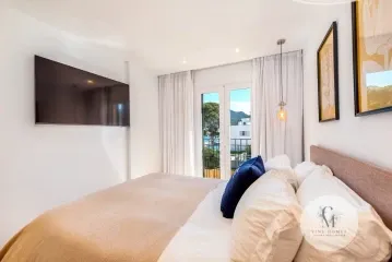Live luxury effortlessly in this spectacular recently renovated apartment in the prestigious Club de Vela, Port Andratx — photo 12