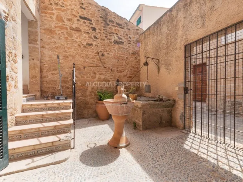 Rural or Farmhouse in Alcúdia, Province of Balearic Islands — photo 1