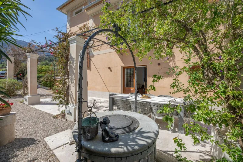 Modern Villa with Garden and Parking — photo 4