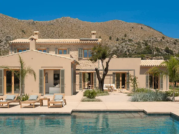 Country home with pool and mountain views near the sea — photo 1
