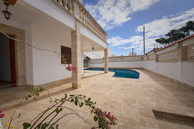 Design instead of compromise - house with sea view and roof terrace in Cala Llombards — photo 4