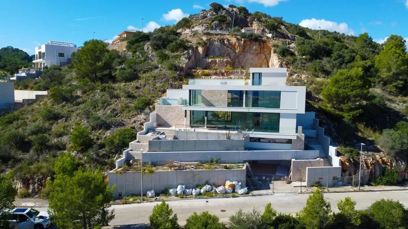 For sale this modern chalet under construction, near completion, of a unique style, with impressive sea and mountain views — photo 8