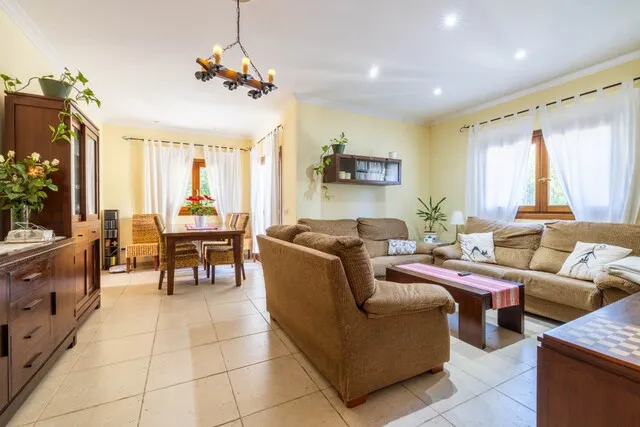 Versatile family villa for sale close to the beach in Bonaire, North Mallorca — photo 4