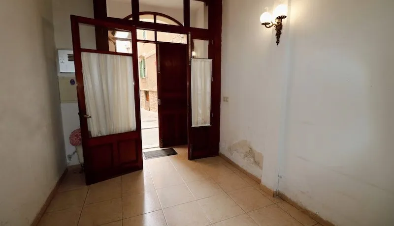 Townhouse to renovate in the heart of Soller — photo 2