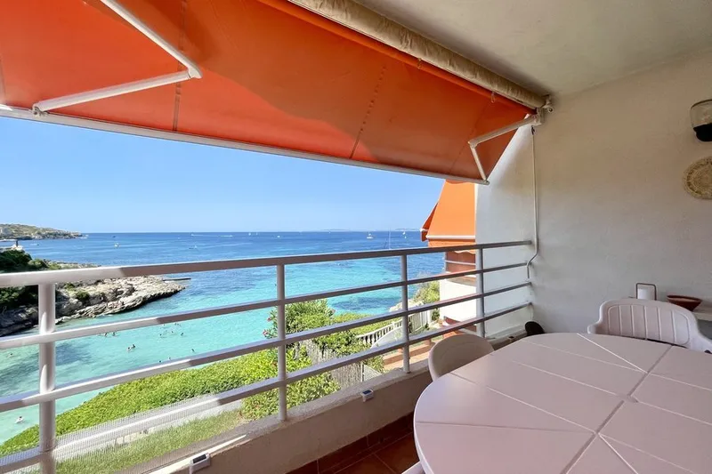 Comfortable apartment with spectacular sea views in Cala Blava — photo 1