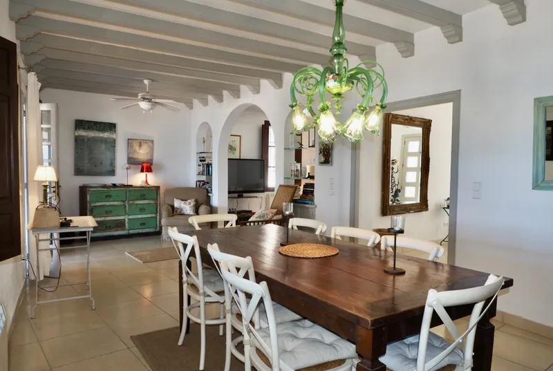 Charming house on the seafront in Ciudad Jardín — photo 8