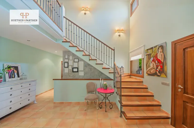 This spacious detached house is located in a quiet area at the foot of the Serra de Tramuntana, a World Heritage Site — photo 2