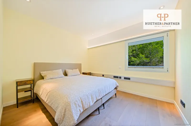 This elegant penthouse is located on the second floor of an exclusive gated residential complex in the coveted area of Bendinat, a few steps from the sea. — photo 8
