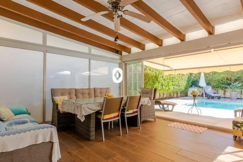 Exclusive semi-detached chalet in Playas de Muro with lake views — photo 8