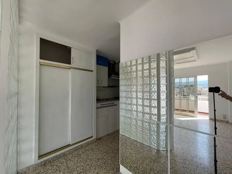 Studio with balcony and panoramic views - Bellver Castle and Palma Bay - C/ Joan Crespi — photo 6