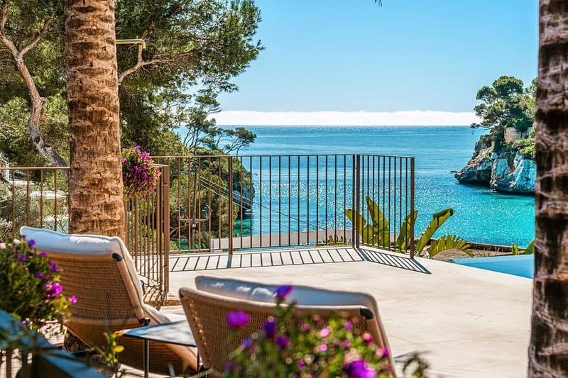 Exclusive new-build villa right on the beach at Cala Santanyi — photo 4