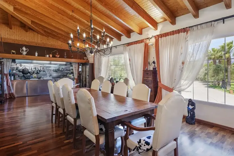 This wonderful finca, for sale near Binissalem, occupies a plot of about 87,000 m2, and features luxurious facilities, including a — photo 11