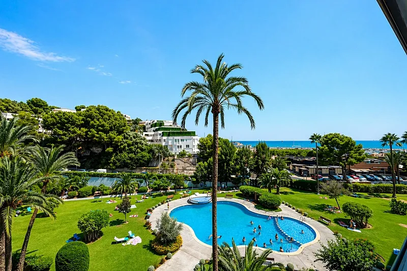 Apartment in a popular residence with partial sea view in Portals Nous Mas — photo 1