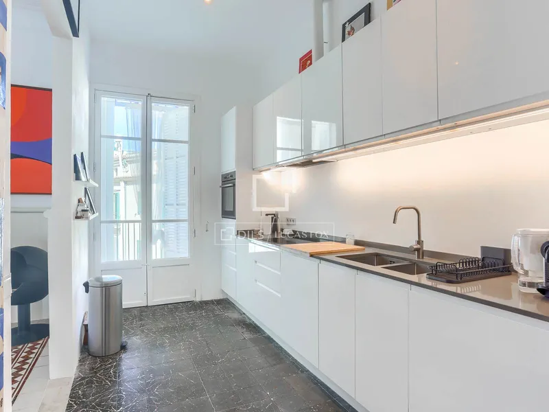 202m² apartment with 12m² terrace for sale in Palma de Mallorca — photo 3