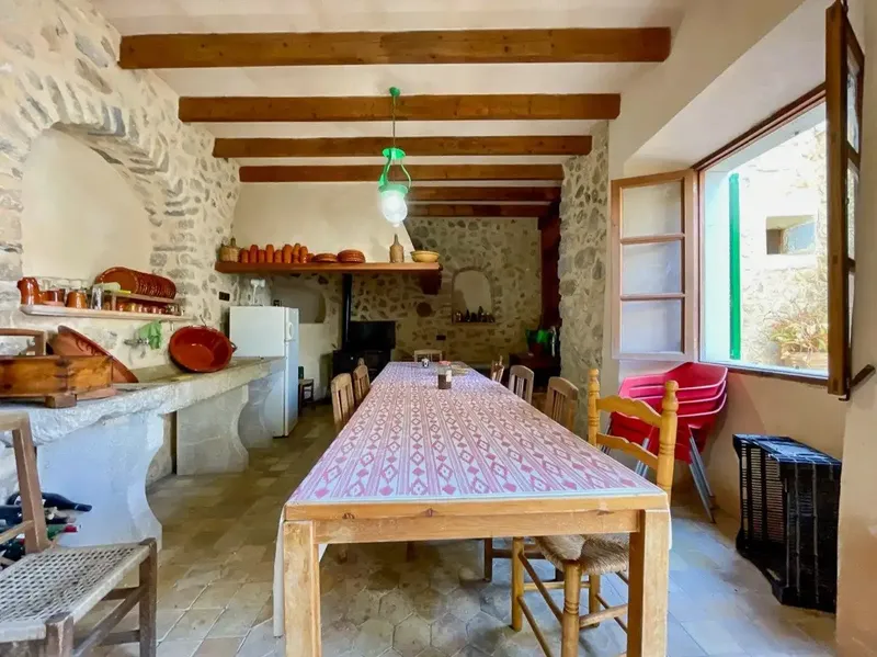 We are pleased to present the most emblematic house in the village of Mancor de la Vall, located in the very center — photo 5
