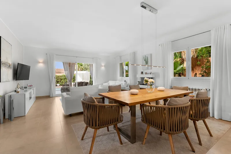 Elegant single-family house with private pool and panoramic terrace in Sa Ràpita — photo 5
