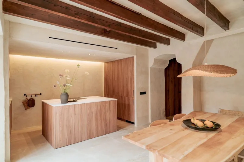 In Es Llombards, a renovated town house with an exquisite style, ready to move into — photo 7