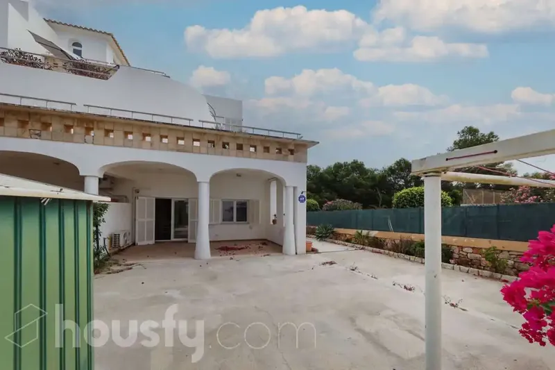 Housfy sells spacious ground floor apartment in Palma de Mallorca, in Cala d'Or, with 75 m² of usable space — photo 2