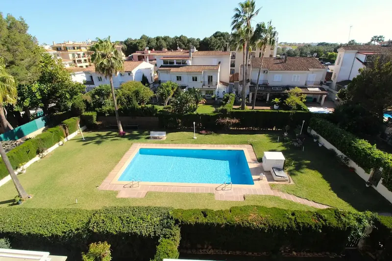Fantastic duplex penthouse for sale in Maioris. It consists of living-dining room, equipped American kitchen and laundry room, and access to terrace with views — photo 4