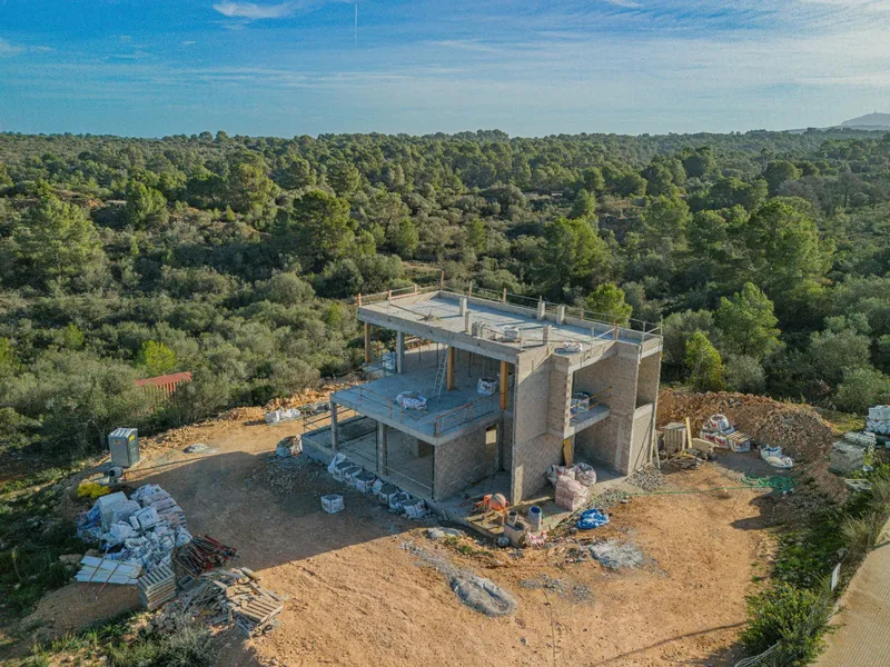 Villa under construction — photo 6