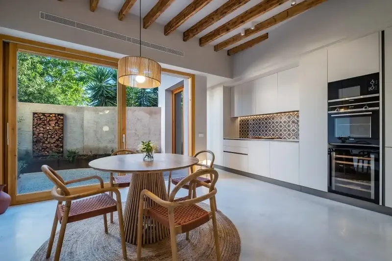 Elegant townhouse beautifully renovated with top-quality materials for sale in the historic center — photo 2