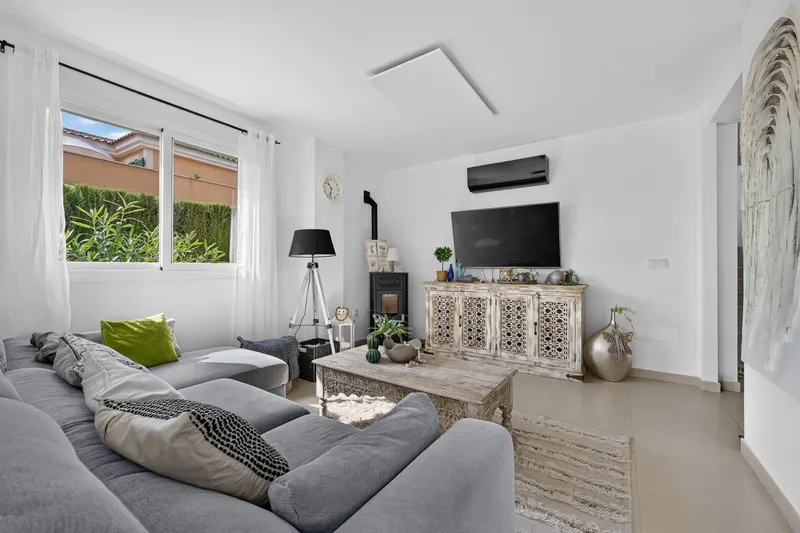 Chalet in a quiet residential area near the beach and nature of Cala Murada — photo 7