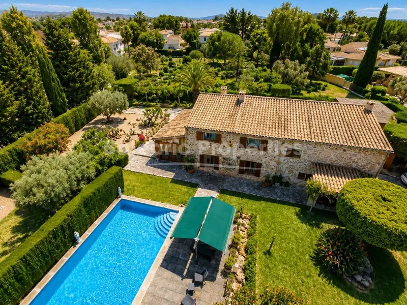 Charming villa with pool and large garden for sale in Bonaire, North Mallorca — photo 3