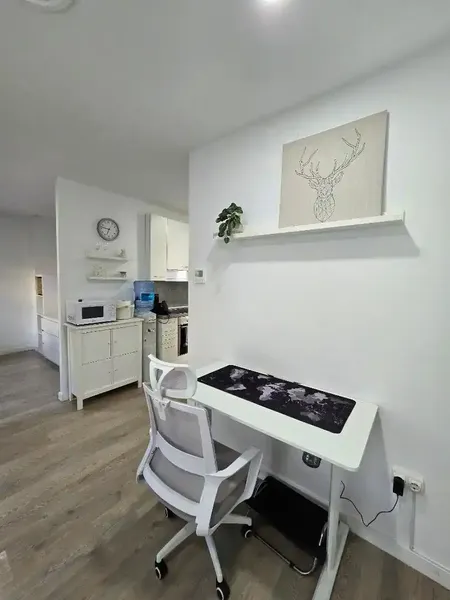 Se alquila acogedor apartamento amueblado en un edificio totalmente renovado en el centro de palma, a unos pasos del mercado de Pere Garau y — photo 2
