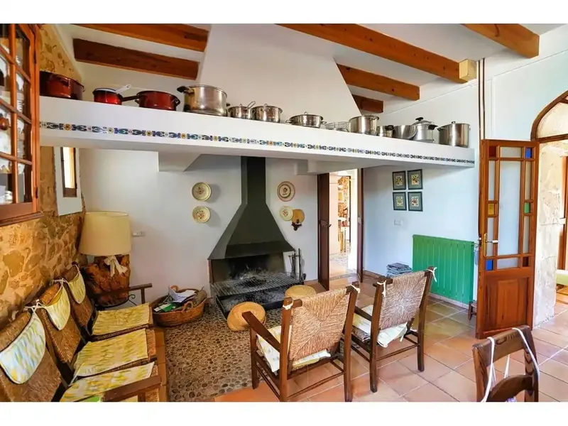 Spectacular rustic estate for sale in Vilafranca de Bonany, Es Puig area, approx. 13,024 m², with country house and annexes built — photo 3