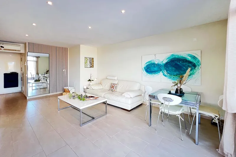 2-bedroom apartment in small harbor-view residence for rent — photo 2