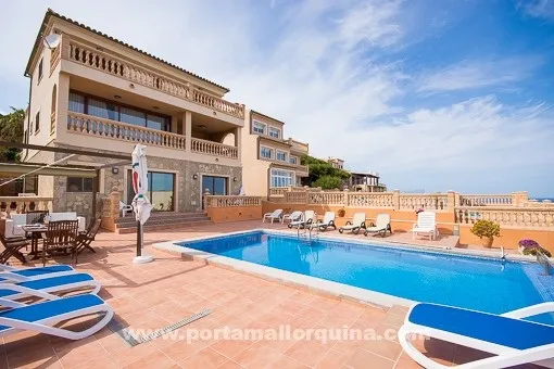 Cala Mesquida, beautiful villa on the front line in Cala Mesquida with holiday rental license for 12 people — photo 1